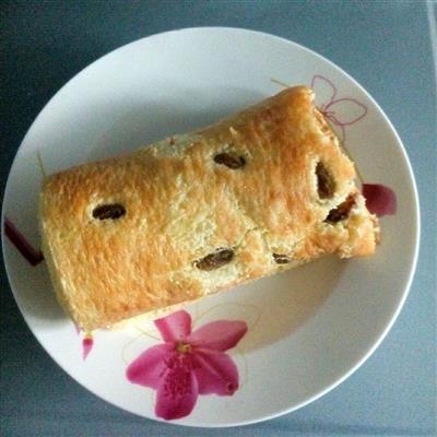 Dried grape Swiss rolls