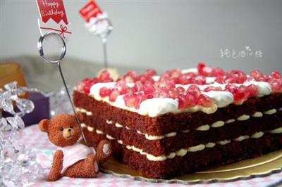 Red pomegranate cheese and velvet cake