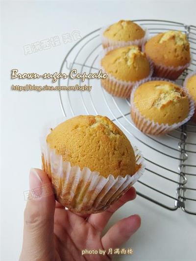 Red sugar cup cake - a must-have for winter