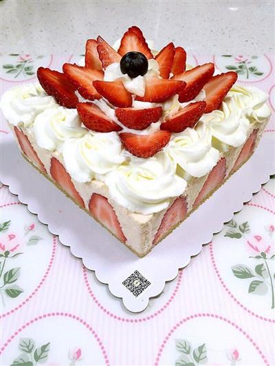 Luxury strawberry mousse - a cake that doesn't need to be baked