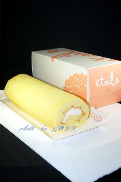 Cream cake rolls