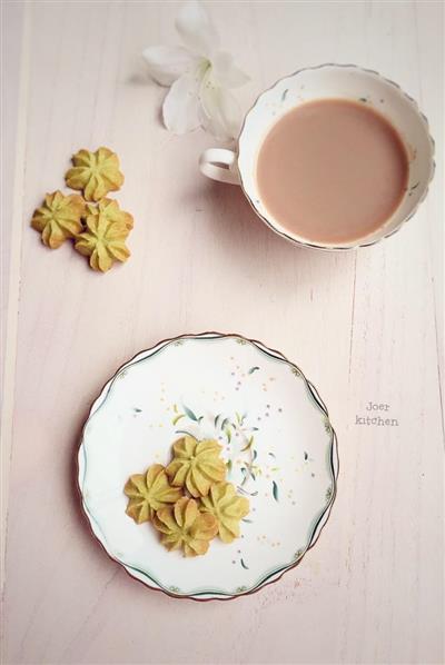 Tea with cherry blossoms