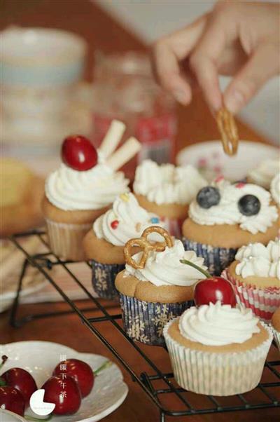 Colorful afternoon tea cupcakes cupcakes 6 packs