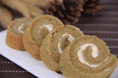 A sour taste on the tip of the tongue - a tea cake roll