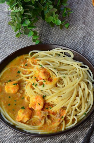 Shrimp curry noodles