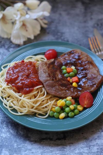 Steak and pasta packages