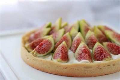 Fig tart and raspberry tart