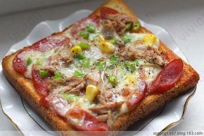 The toast pizza.