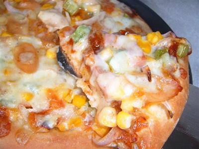 Pizza with a simple vegetable flavor