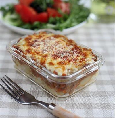 Cheese meat sauce and potato balls